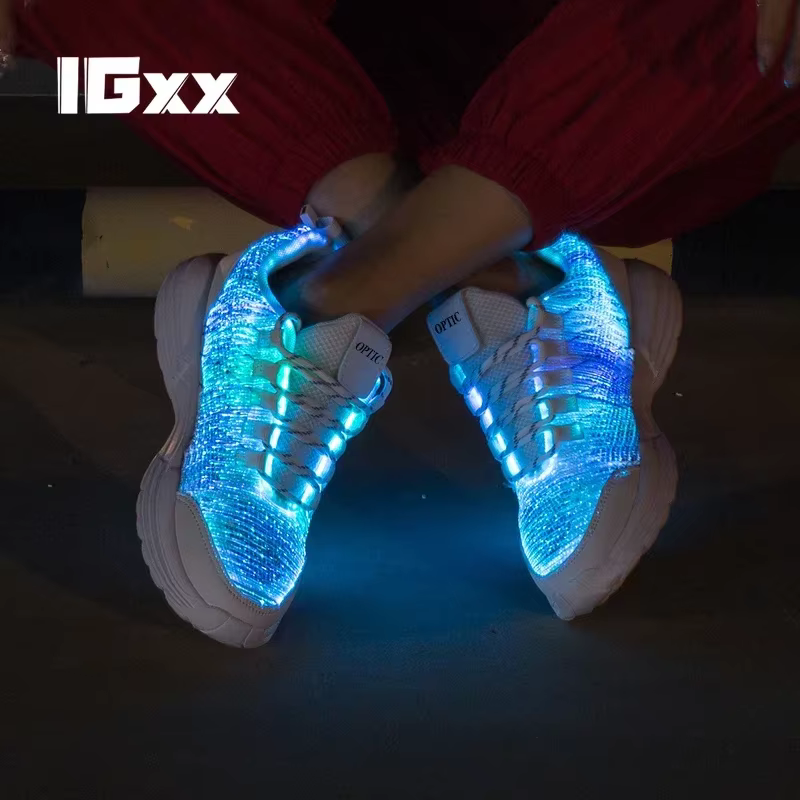 LED chaussures lumière pour hommes nouvel an cadeau éclairer baskets USB recharge fibre optique tissu semelle élastique brillant lumineux clignotant