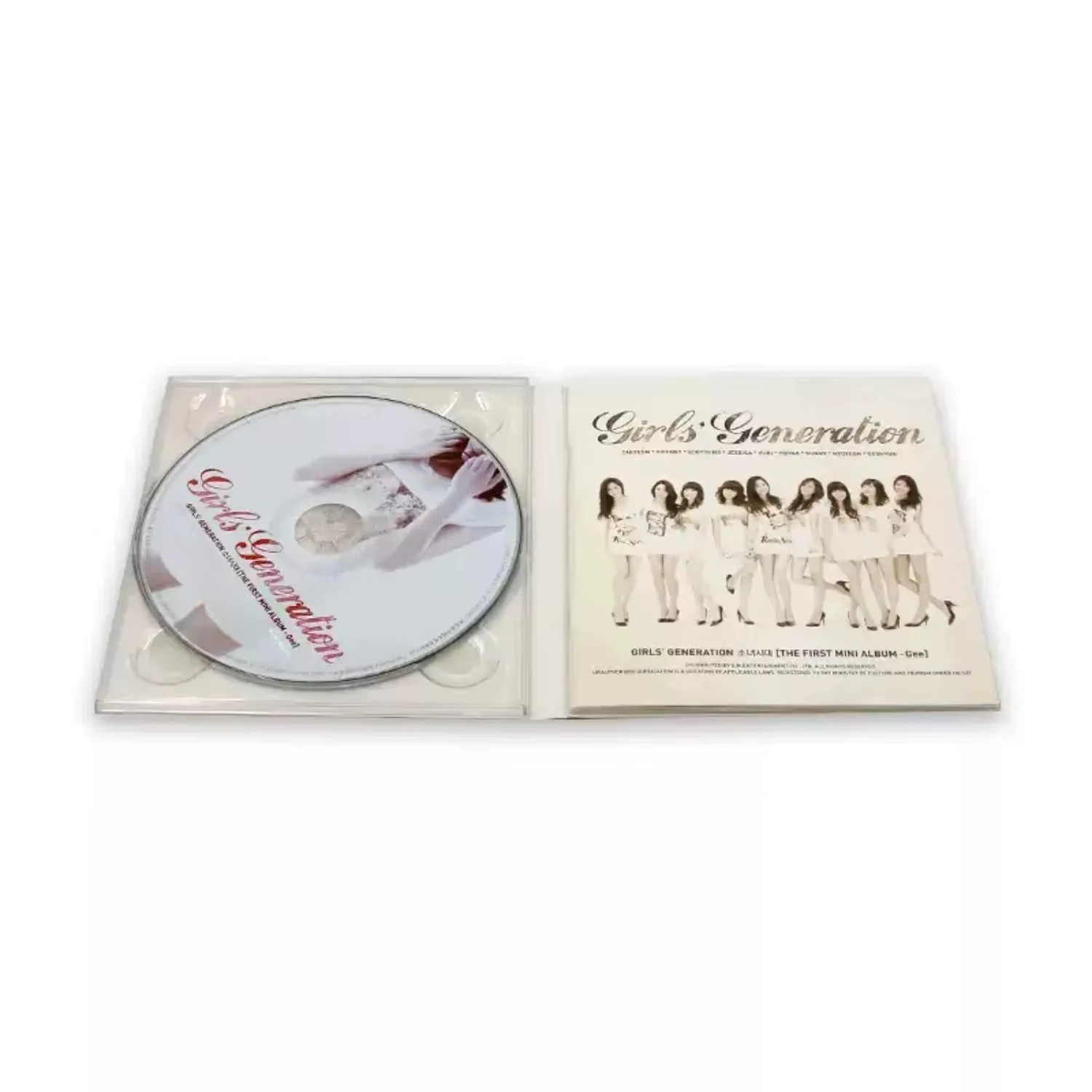 CD de musique pop style fille énergique, couverture photographique de groupe rafraîchissante, collection de morceaux populaires jeunes et vibrants