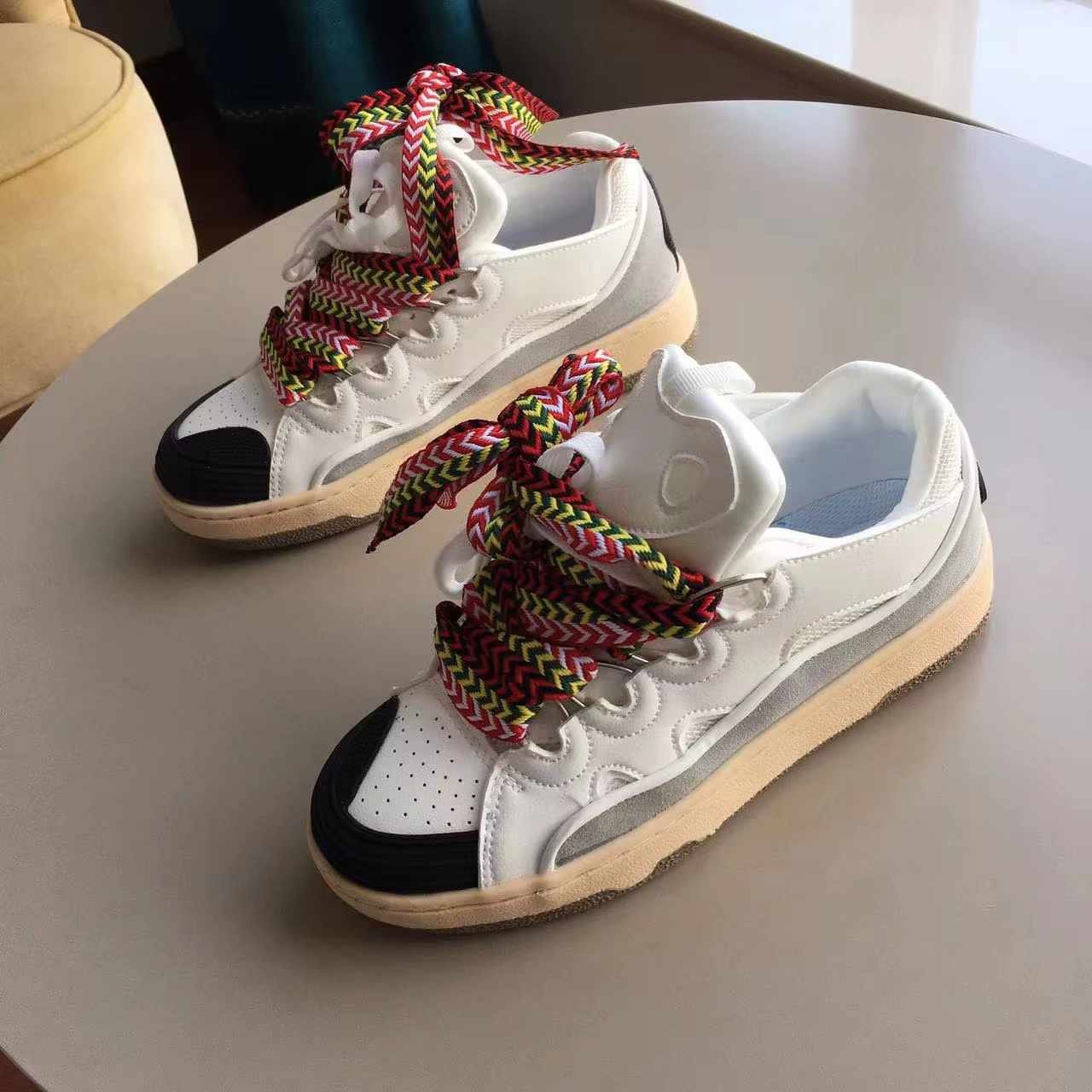 Top Designer rétro chaussures de sport pour hommes femmes tout-match fouet conception Niche baskets livraison directe