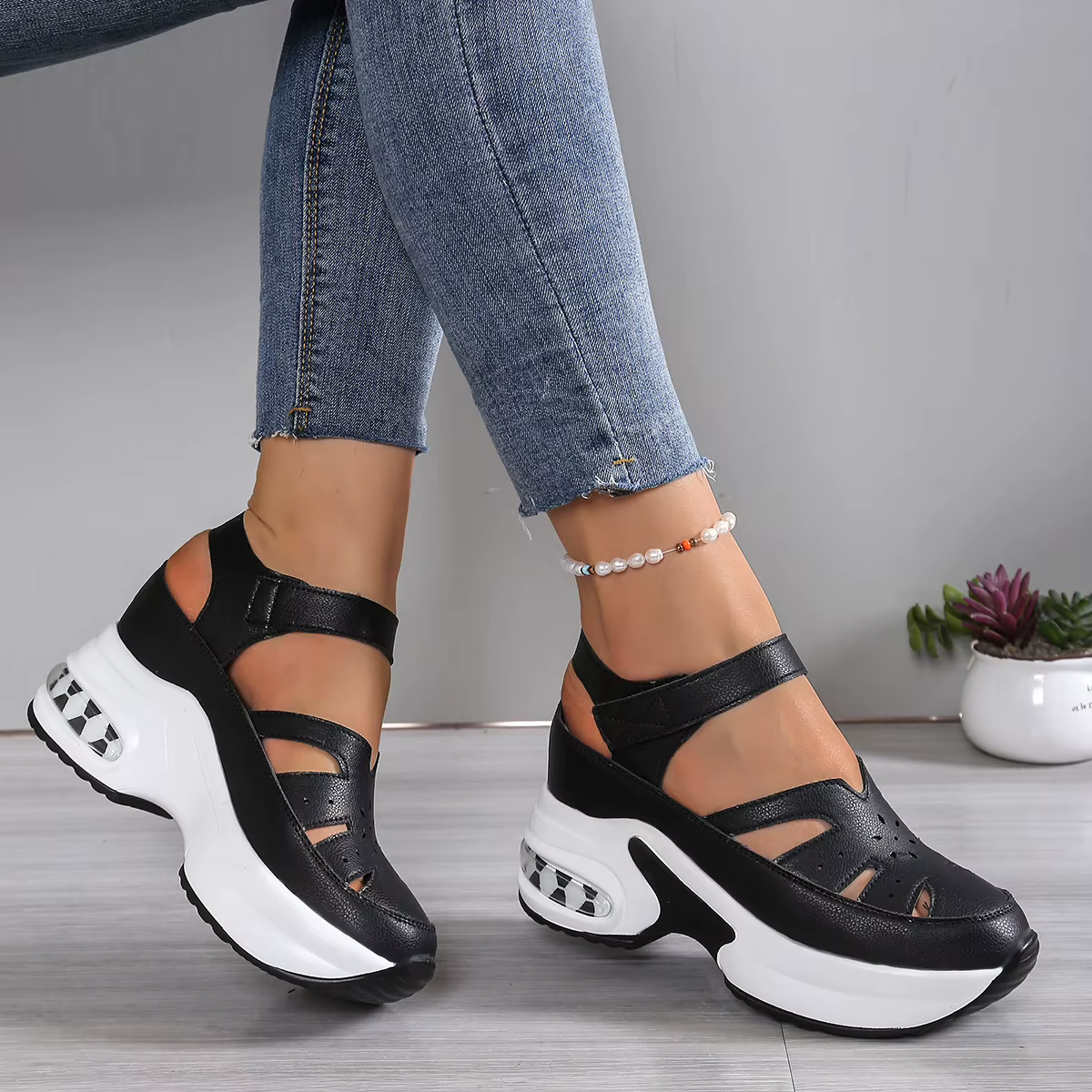 Nouvelles sandales d'été fermées pour femmes, mode grande taille, chaussures décontractées, nouvelles sandales compensées légères et confortables à découpes, Zapatos