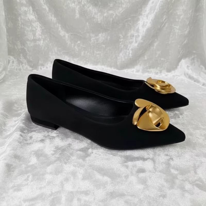 Chaussures de bureau noires à enfiler pour femmes