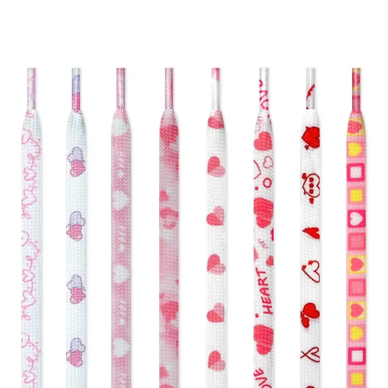 Lacets d'amour roses personnalisés pour la saint-valentin