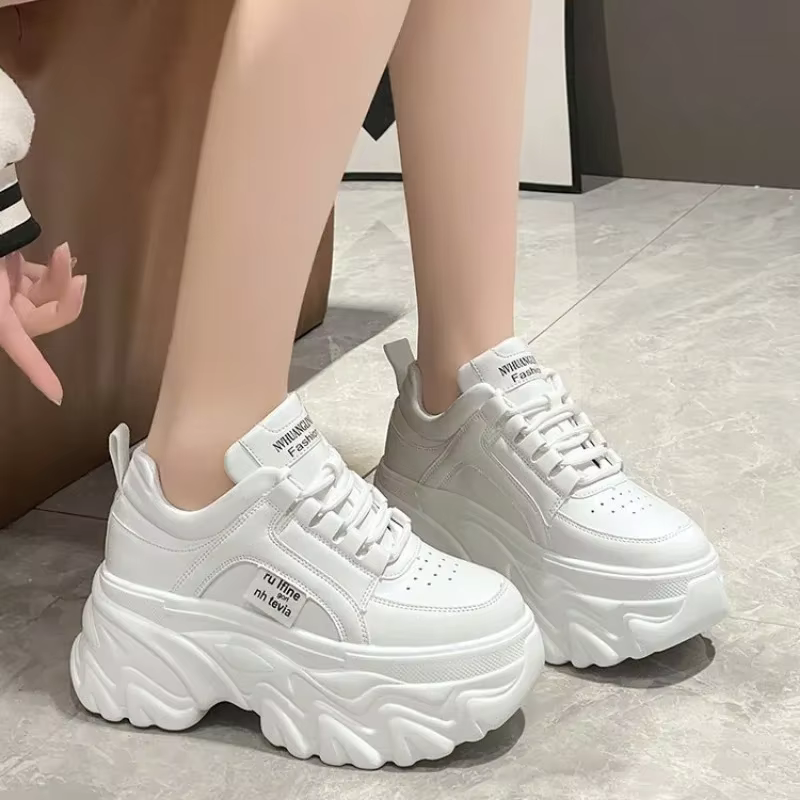 Femmes chaussures tendance blanc noir grosses baskets automne hiver fond épais papa