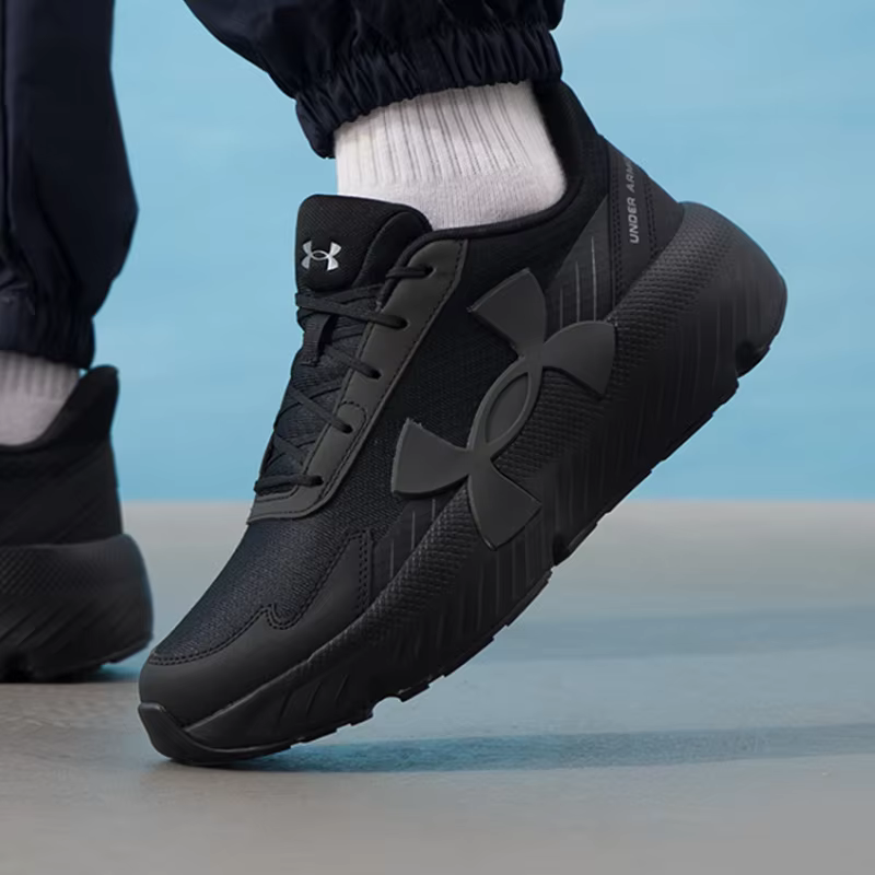 Under Armour 2026 Nouvelles baskets en mesh à semelle épaisse