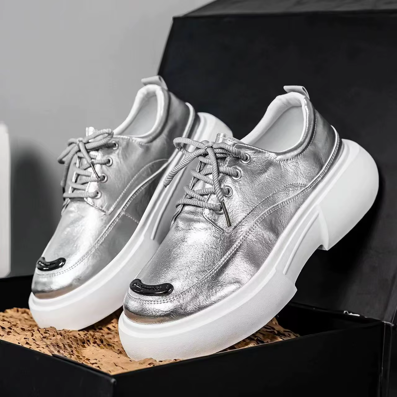 Chaussures de luxe argentées pour hommes