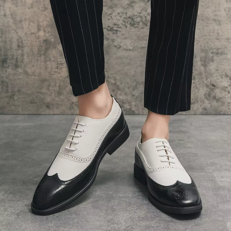 Chaussures habillées avec détail de pointe d'aile pour hommes