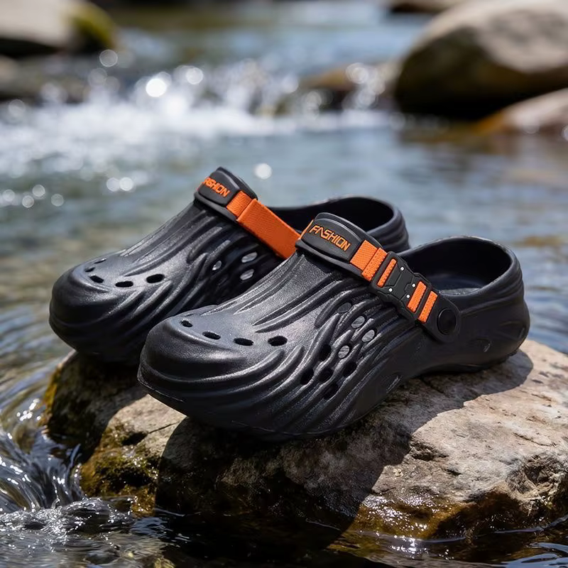 Chaussures noires tendance à trous pour hommes