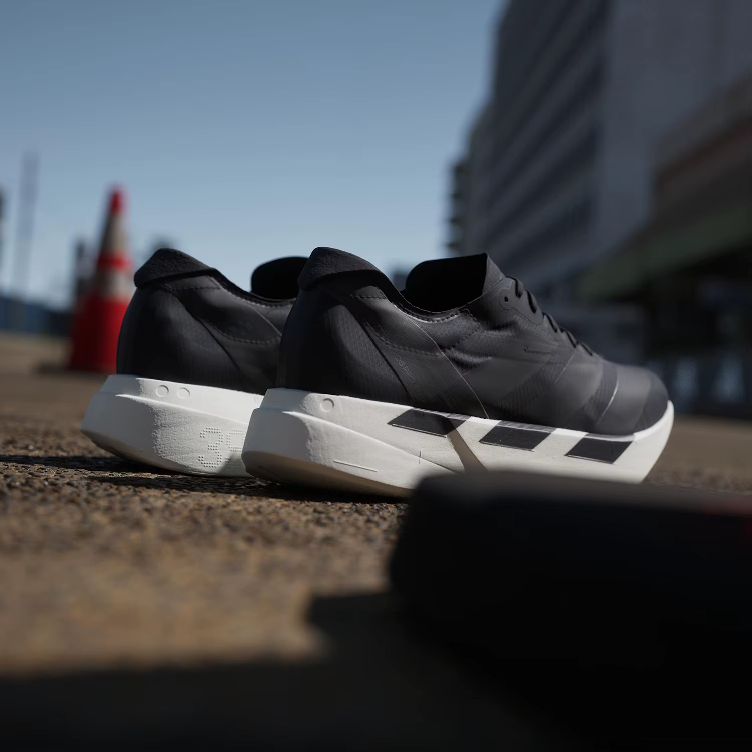 Adidas Originals Chaussures de course durables et rembourrées ADIOS PRO 4 pour hommes JR6369