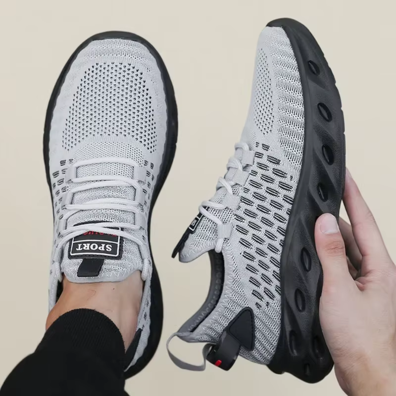 Les chaussures de marche pour hommes sont respirantes