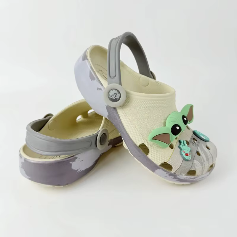 Dernier modèle 2026 Crocs Star Wars pour la plage, chaussures décontractées et polyvalentes pour hommes et femmes, style tendance
