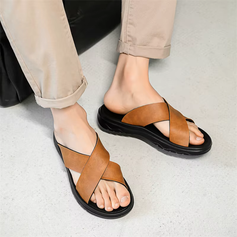 Nouvelles pantoufles en cuir pour hommes