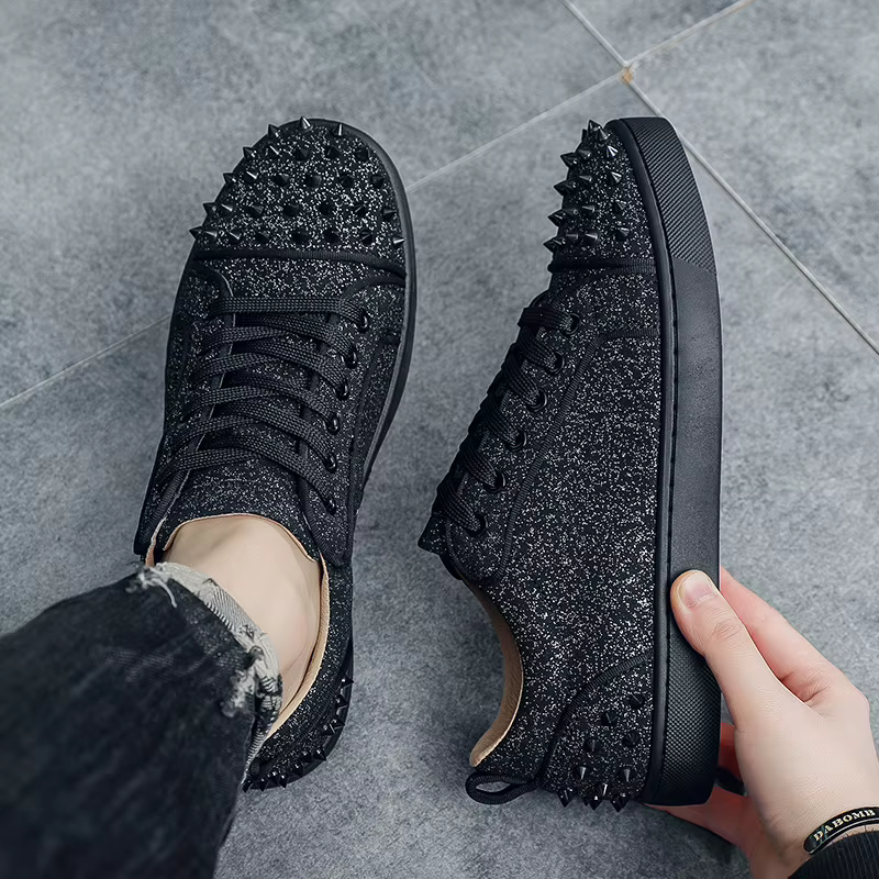 Nouvelles baskets argentées tendance à paillettes et clous pour hommes