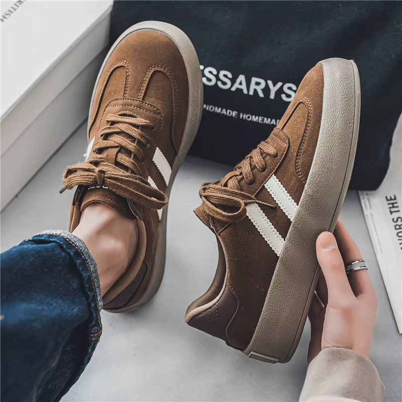 Baskets basses classiques marron pour hommes