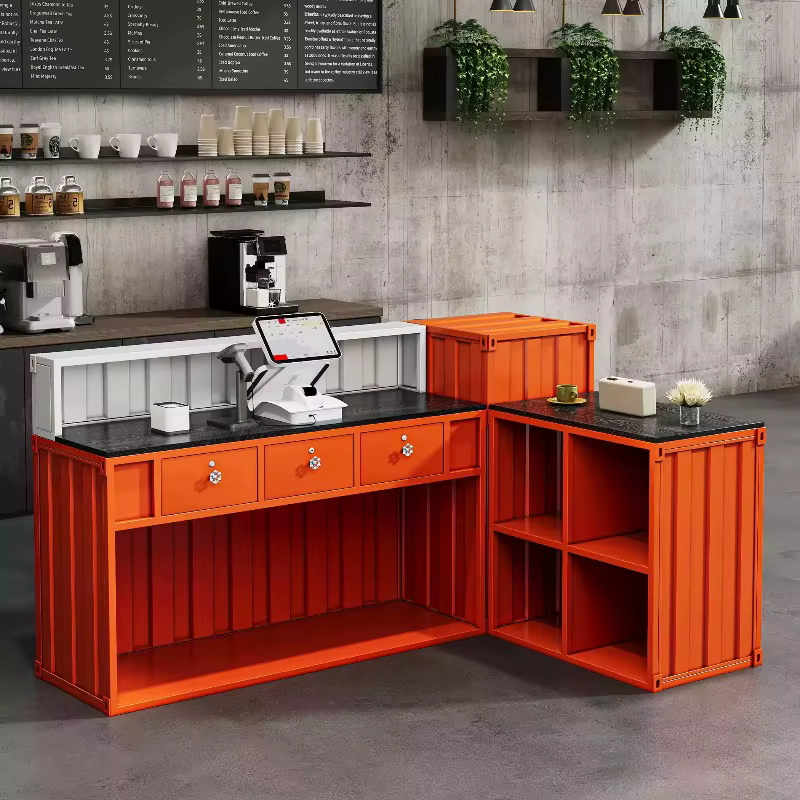 Comptoir de bar de style industriel avec fer forgé vintage, coin de conteneur de type gym pour caisse et espace de réception, sur mesure