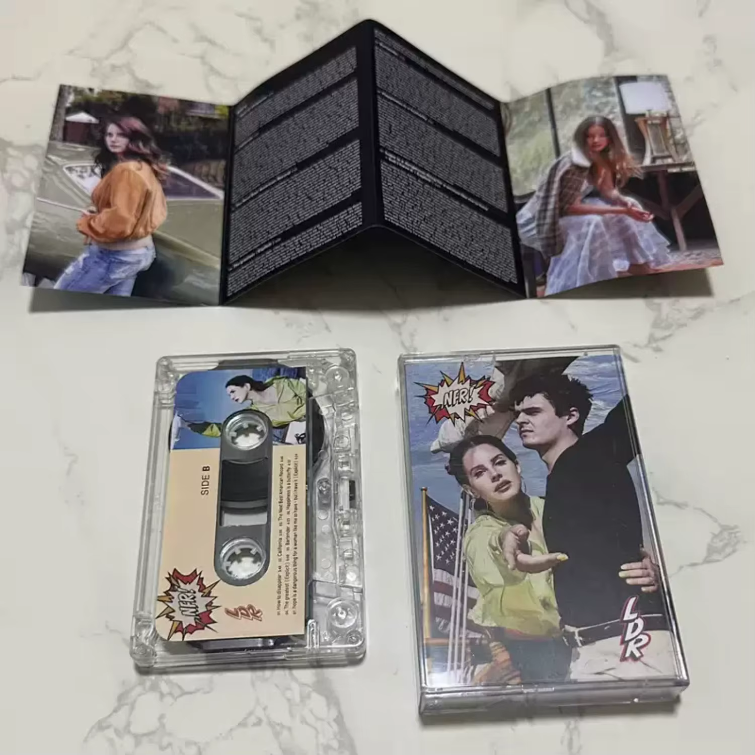 Cassette rétro indie pop | Couverture de collage duo de style bande dessinée américaine, édition analogique haute fidélité avec toutes les pistes