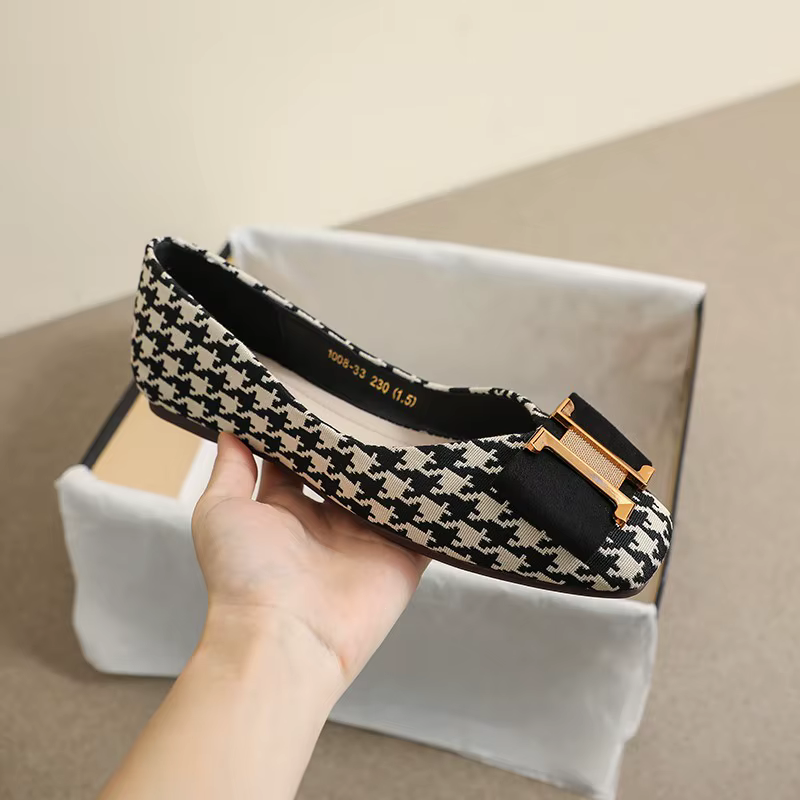 Chaussures plates à bout carré pour femmes, chaussures de printemps avec boucle en métal, bouche peu profonde, grande taille 44 45 46, chaussures de luxe pour dames