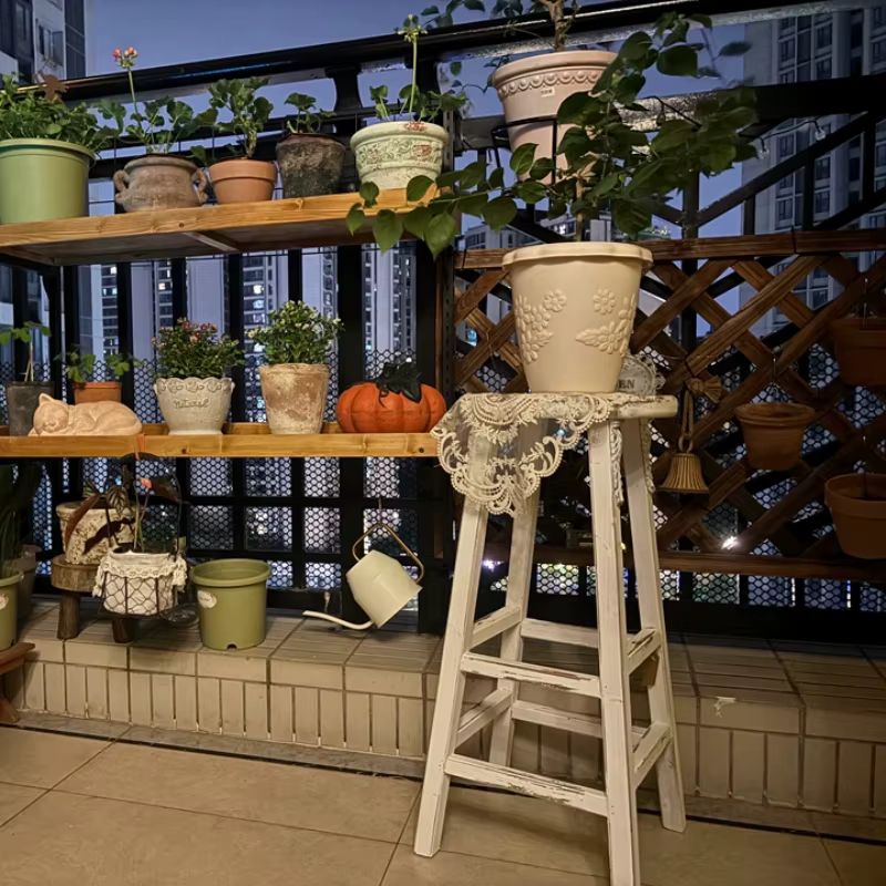 Support pour plantes rétro rustique, vieux tabouret à fleurs en bois massif avec pieds hauts, étagère d'exposition Luo verte pour balcon, décoration de jardinage domestique