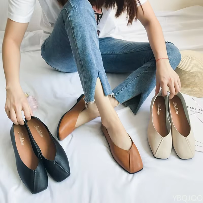 Chaussures plates à bout carré pour femmes