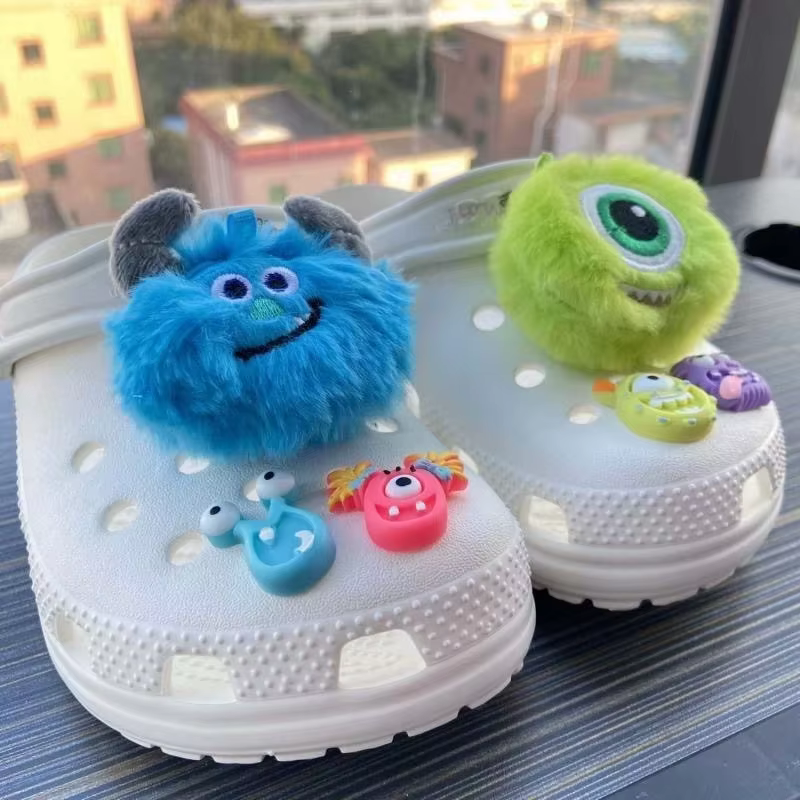 Ensemble de breloques de chaussures de dessin animé Disney Monsters University