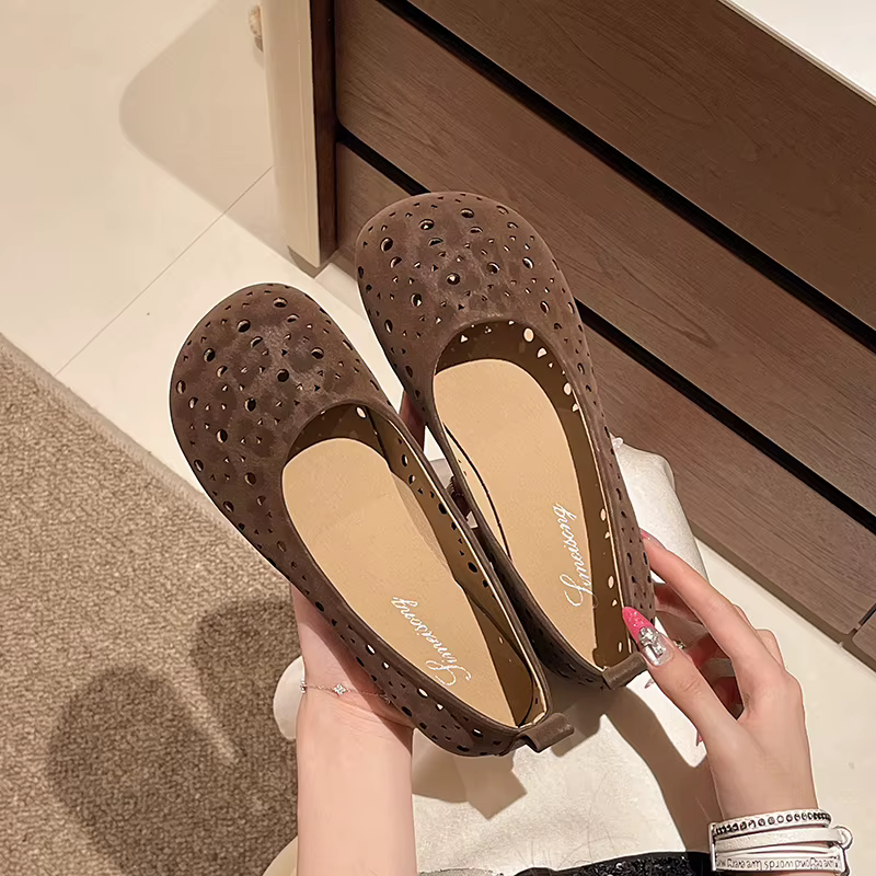 Chaussures plates à bout peu profond