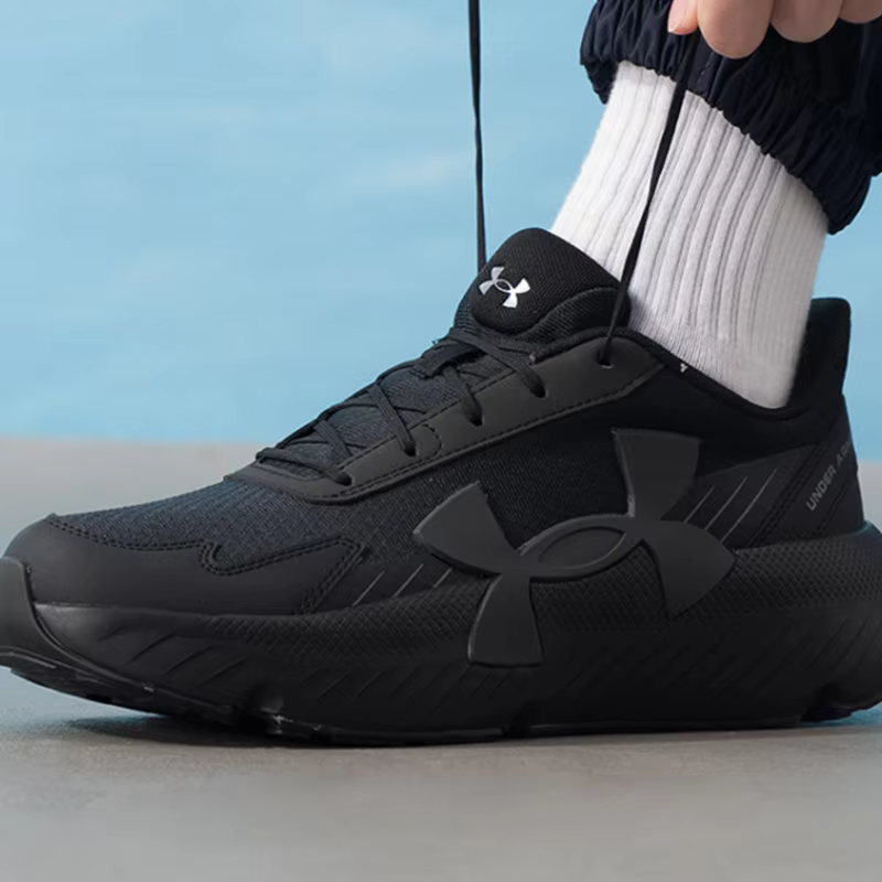 Under Armour 2026 Nouvelles baskets en mesh à semelle épaisse