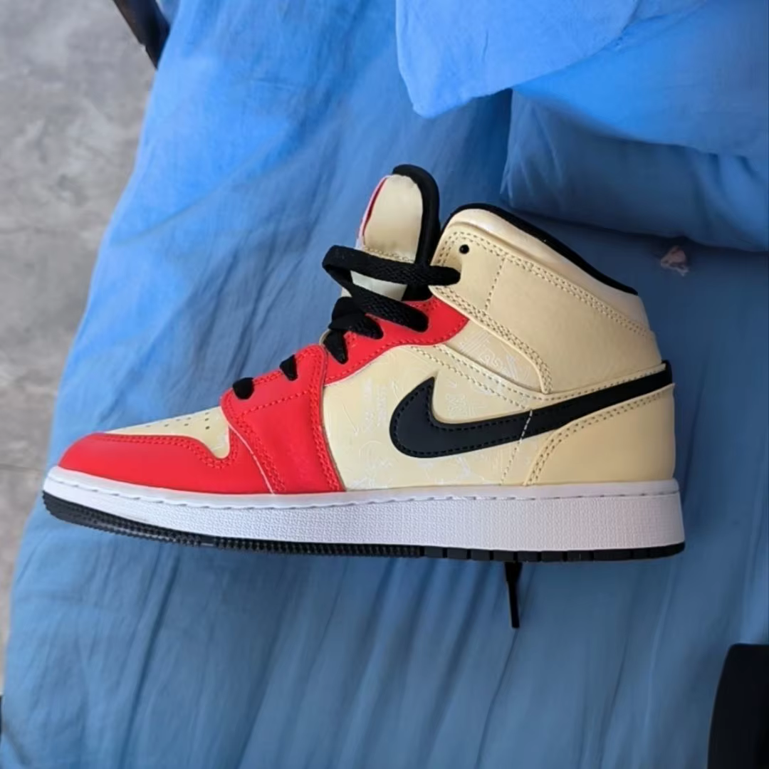 Nike Air Jordan 1 Mid DV7012-100 Chaussures de basket-ball décontractées pour hommes et femmes Beige Rouge Noir Retro