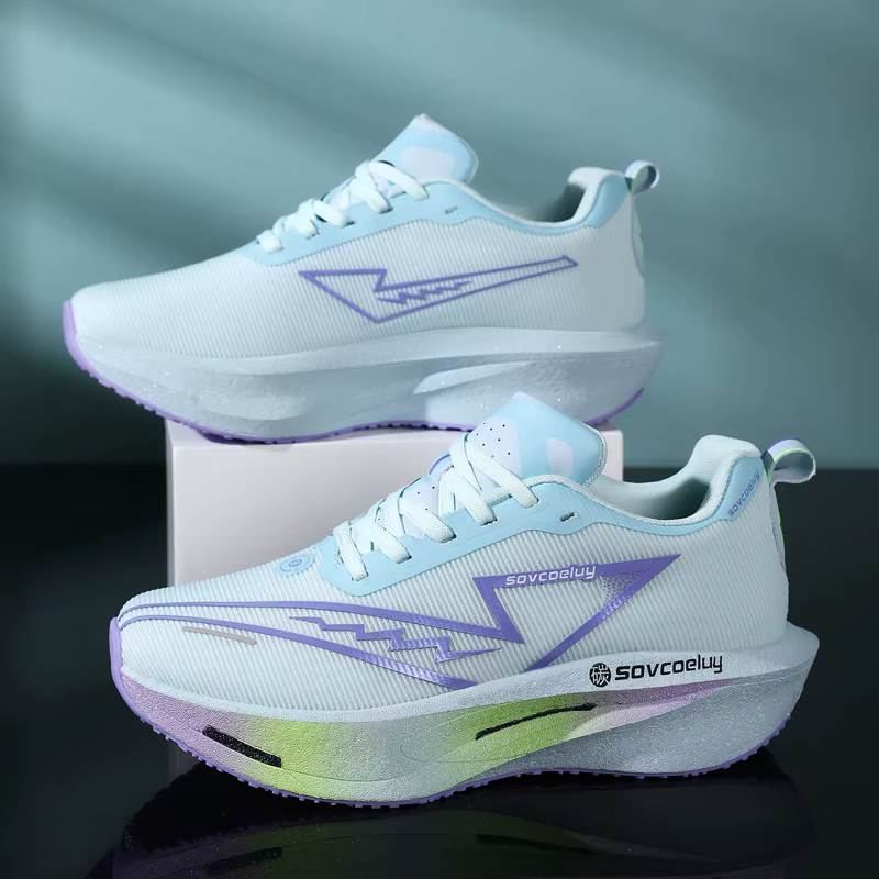 Chaussures de course avec plaque en carbone