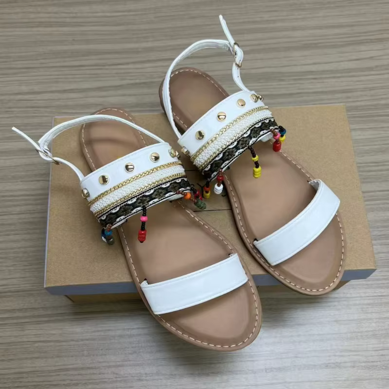 Style bohème été en cuir femmes chaussures 2025 mode perles et éléments tressés fond plat marque décontracté dames sandales