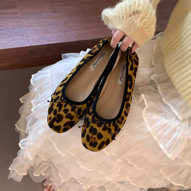 Chaussures plates roses à bout rond pour femmes, chaussures à la mode avec nœud papillon, chaussures plates à enfiler, nouvelle collection printemps-été