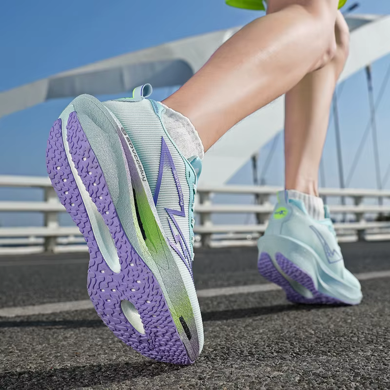 Chaussures de sport en maille respirantes et légères pour hommes et femmes