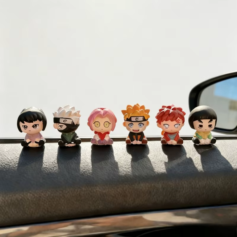 Figurines miniatures mignonnes de dessin animé NARUTO, accessoires 2D en résine faits à la main, modèle de voiture, décoration de bureau, marchandises d'anime en gros