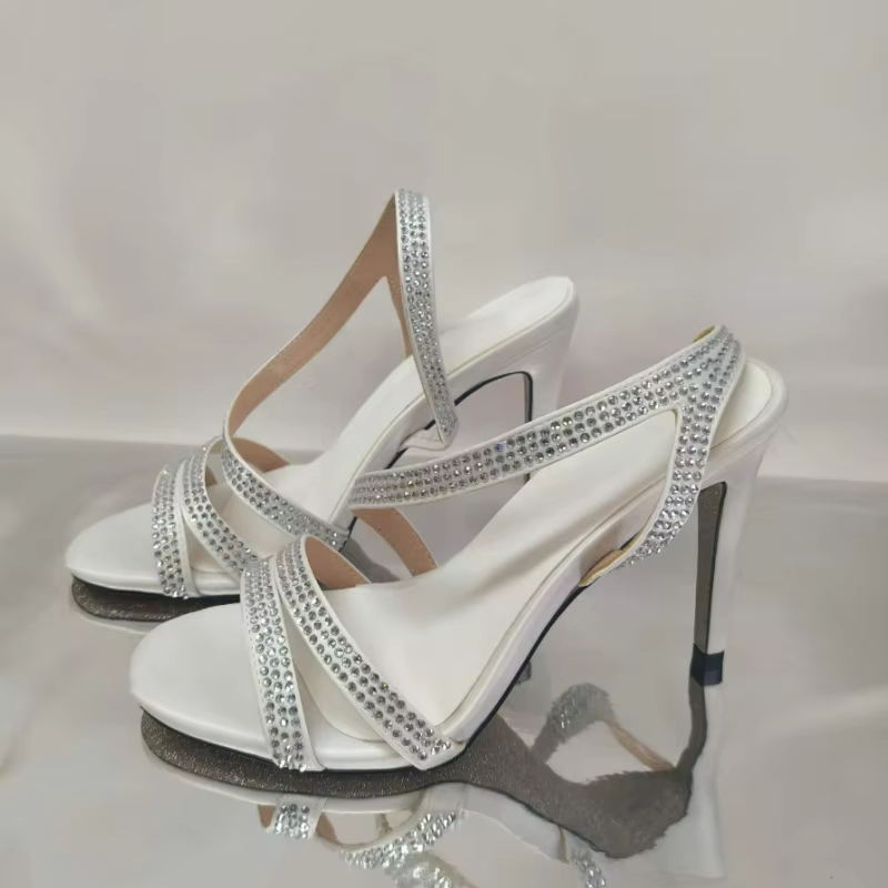 Sandales à talons hauts pour femmes avec strass