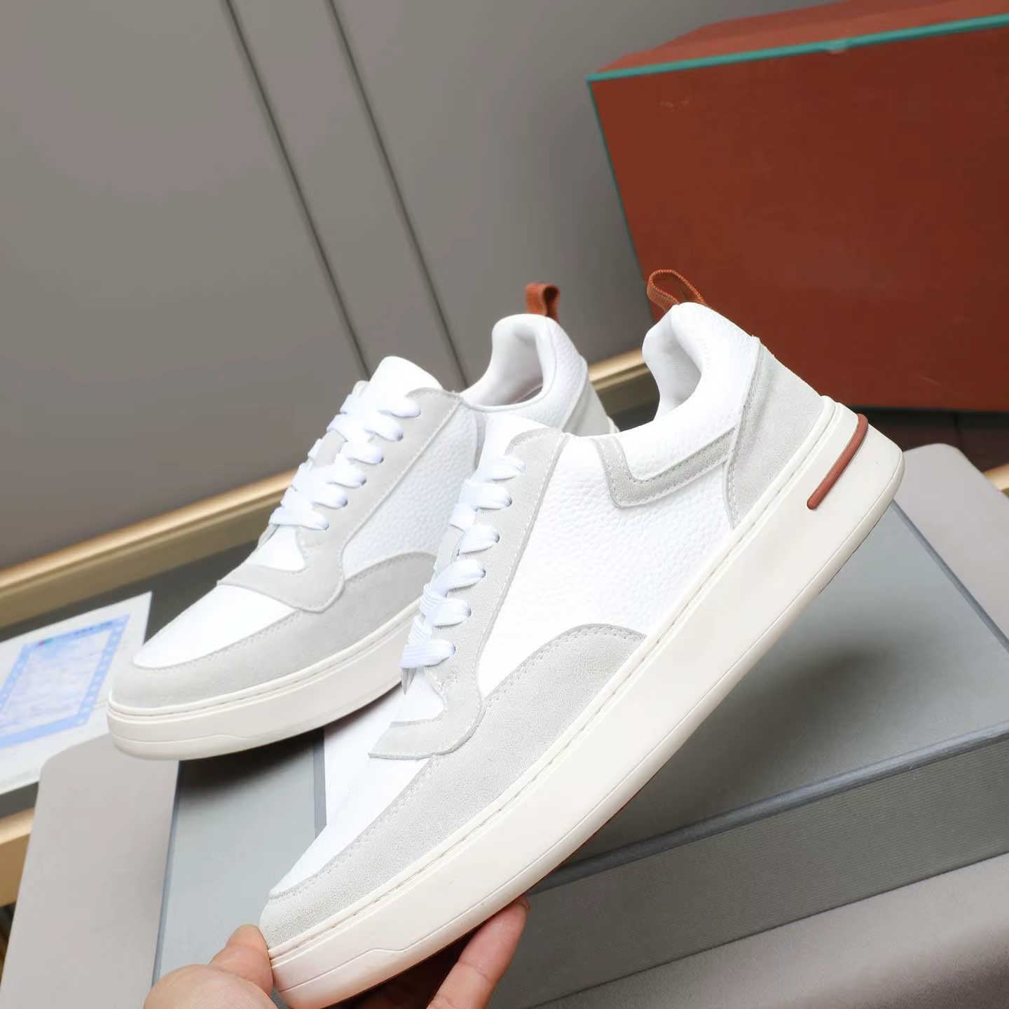 Baskets basses tendance pour hommes en cuir respirant