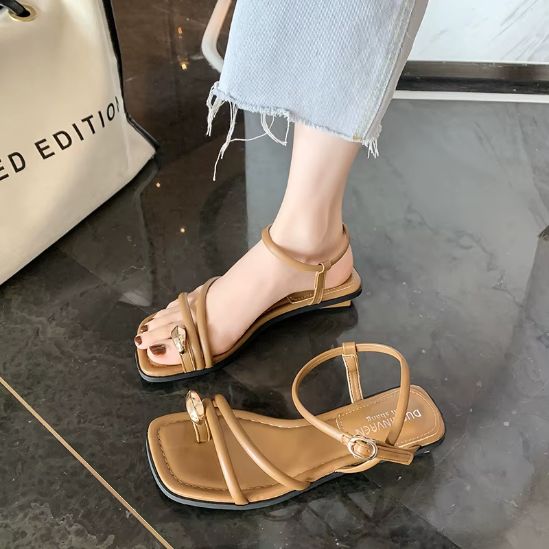 Sandales plates d'été style romain pour femmes, sans talon, respirantes, nouvelle collection, chaussures de luxe pour femmes