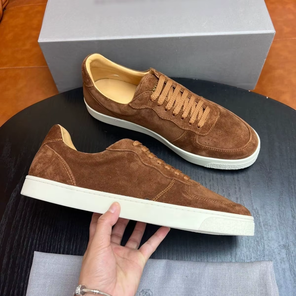 Chaussures décontractées en daim pour hommes 2026 – Baskets basses à lacets style américain