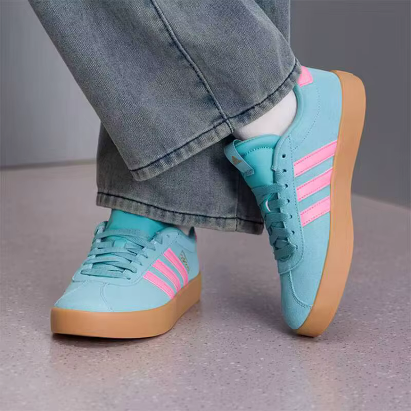 Chaussures de skate authentiques en daim cyan rose avec semelle en caoutchouc