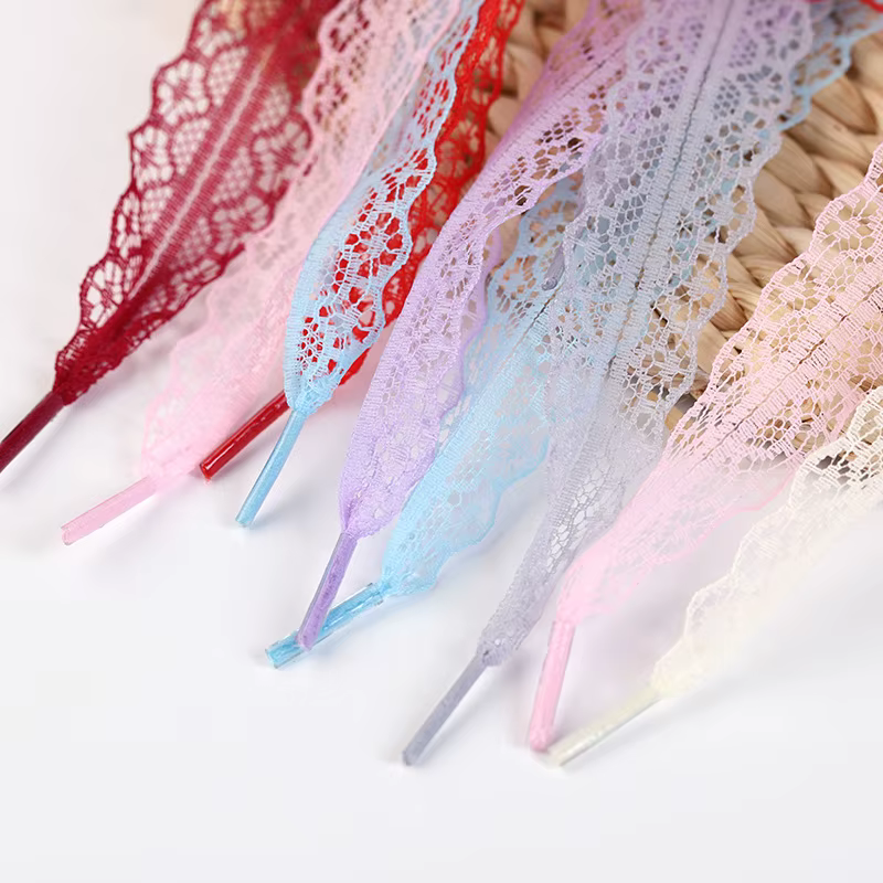 1 paire de lacets en dentelle de soie douce