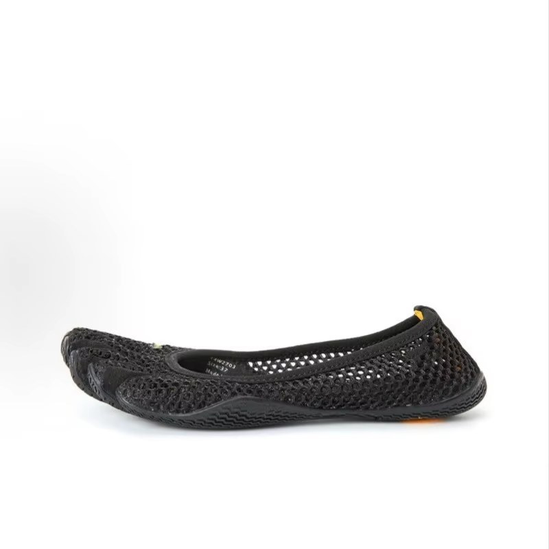 Chaussures à cinq doigts noires et rouges pour femmes