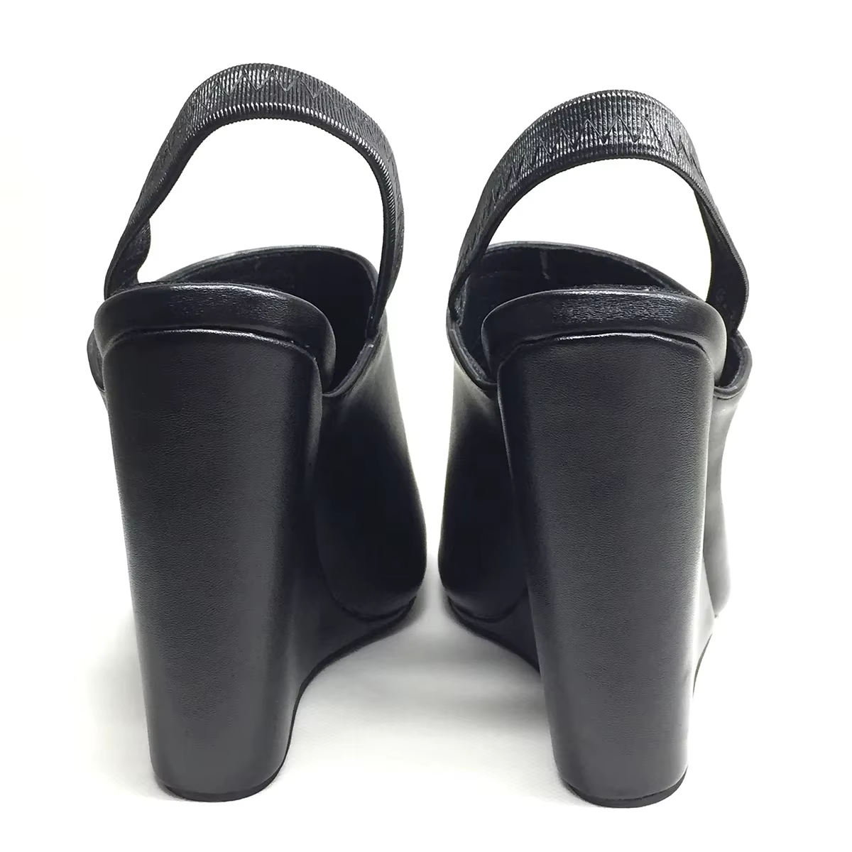 Sandales compensées noires pour femmes