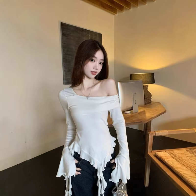 2025 nouveau Style Spice Girl épaule inclinée manches évasées T-Shirt femmes tempérament mince épaules dénudées haut à manches longues