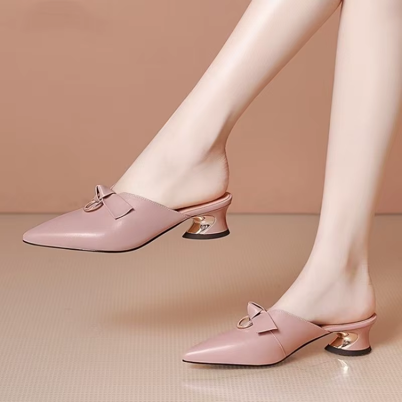 Chaussures de luxe Rhenstone Mules pantoufles pour femmes et sandales pour dames en cuir Beige bout pointu bijoux cristaux diapositives concepteur