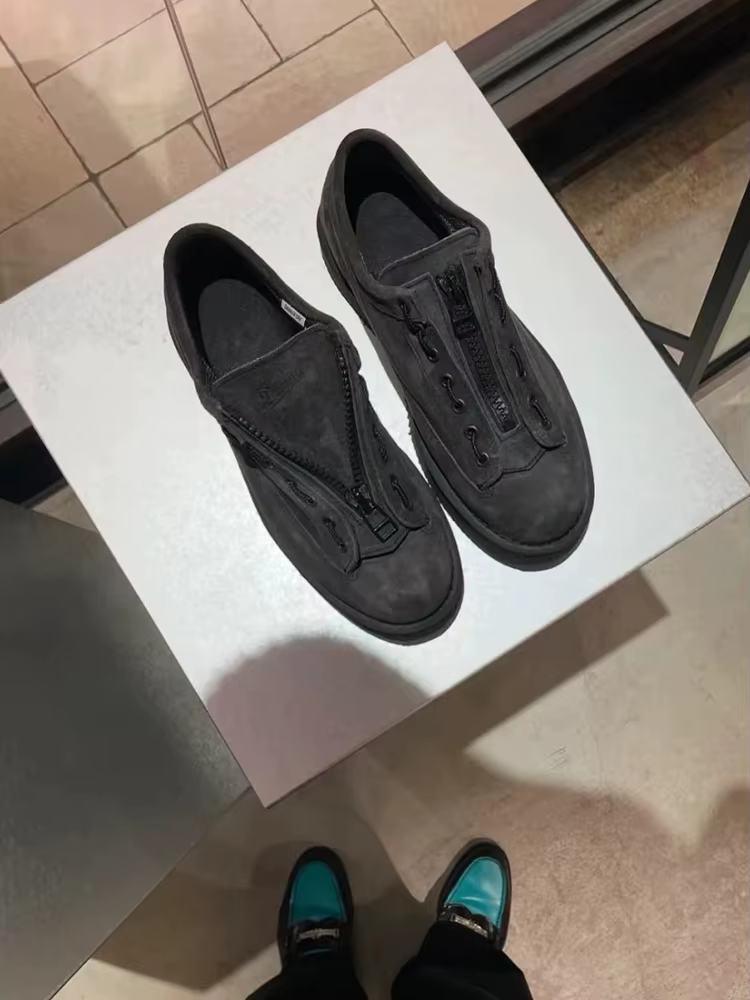 Baskets en daim avec logo vierge pour hommes
