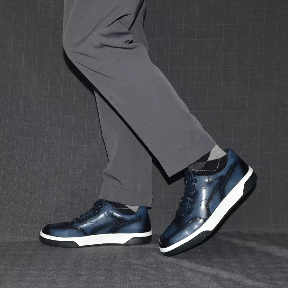 2025 nouvelles chaussures décontractées en cuir véritable pour hommes baskets solide bleu noir Style de sport sculpté respirant affaires Social chaussure plate