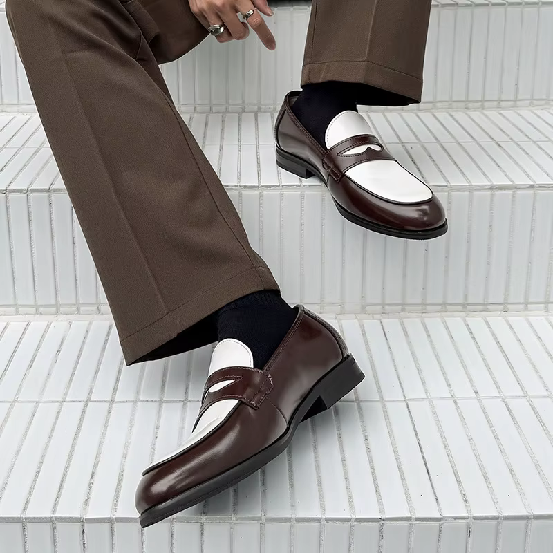 2025 Chaussures en cuir pour hommes Mocassins confortables à enfiler Yuppie Brogue