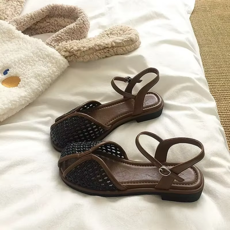 Sandales tressées fermées pour femmes – Chaussures plates élégantes avec bride de cheville – Mules tendance pour l'été et les vacances à la plage