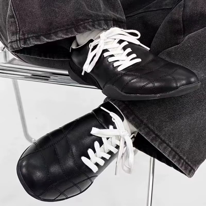 2025 femmes noir décontracté football Style baskets appartements Chic lacets chaussures de marche confortables femme formateurs de haute qualité